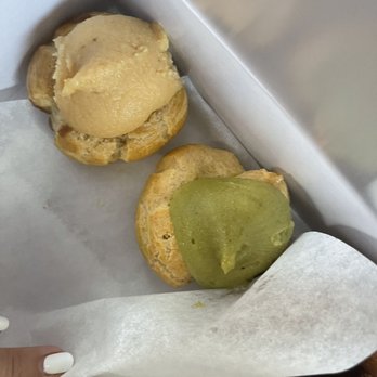 Liliha Bakery - Lilikoi and matcha puff - Bakeries Near Me - Honolulu, Hawaii Liliha Bakery - Lilikoi and matcha puff - Bakeries Near Me - Honolulu, Hawaii