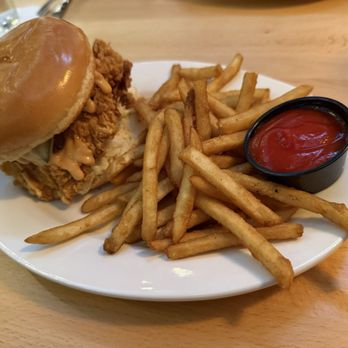 Mallards Southern Kitchen - American Near Me - Glendale, Wisconsin