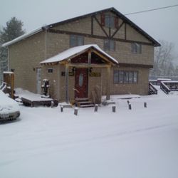 TMax-n-Topo's Hostel