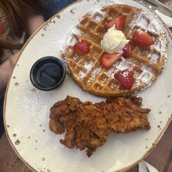 Cracked & Battered - Potrero Hill - Chicken & Waffles - Breakfast & Brunch Near Me - San Francisco, California