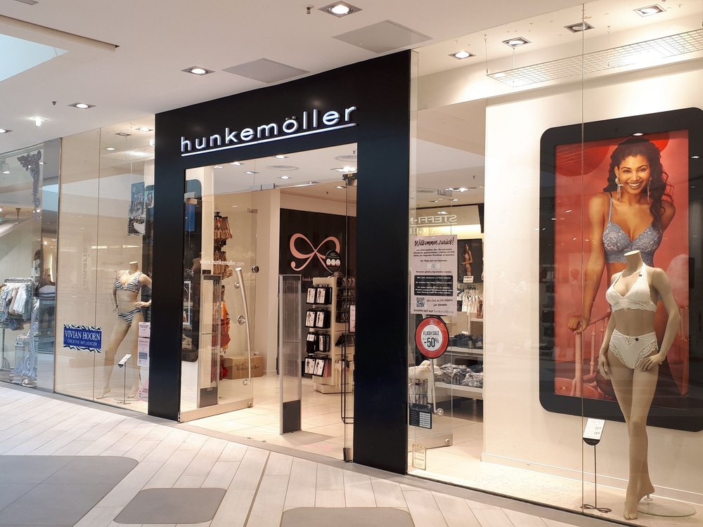 HUNKEMÖLLER - Wandsbeker Marktstr. 63 - 65, Hamburg, Germany - Lingerie
