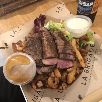 La Brigade Oberkampf - Barquette gourmande : magret de canard et onglet de bœuf 17€ - Steakhouses Near Me - Paris, 75 La Brigade Oberkampf - Barquette gourmande : magret de canard et onglet de bœuf 17€ - Steakhouses Near Me - Paris, 75