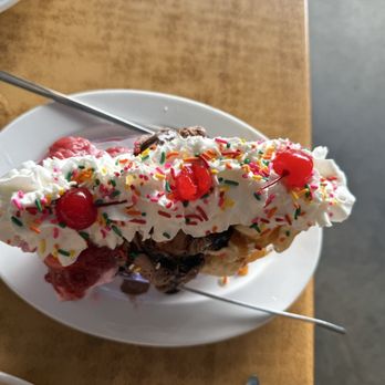 Studio Diner - Banana Split - American Near Me - San Diego, California Studio Diner - Banana Split - American Near Me - San Diego, California