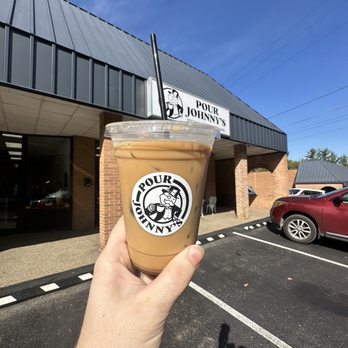 Pour Johnny’s - 16 OZ Iced Cold Brew with Light Cream - Coffee & Tea Near Me - Castle Shannon, Pennsylvania