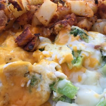 Omelette Inn - Broccoli and egg whites scramble - Breakfast & Brunch Near Me - Long Beach, California