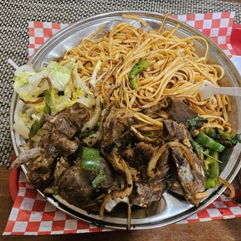 Halwo Kismayo Grill - Goat and pasta - Somali Near Me - Tukwila, Washington