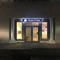 House of Vape - Storefront at night