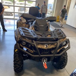 Dennis Dillon show room with our new Can-Am Dennis Dillon show room with our new Can-Am