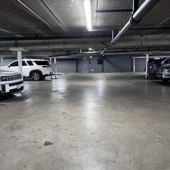 Elan Hotel - The underground garage - Hotels Near Me - Los Angeles, California Elan Hotel - The underground garage - Hotels Near Me - Los Angeles, California