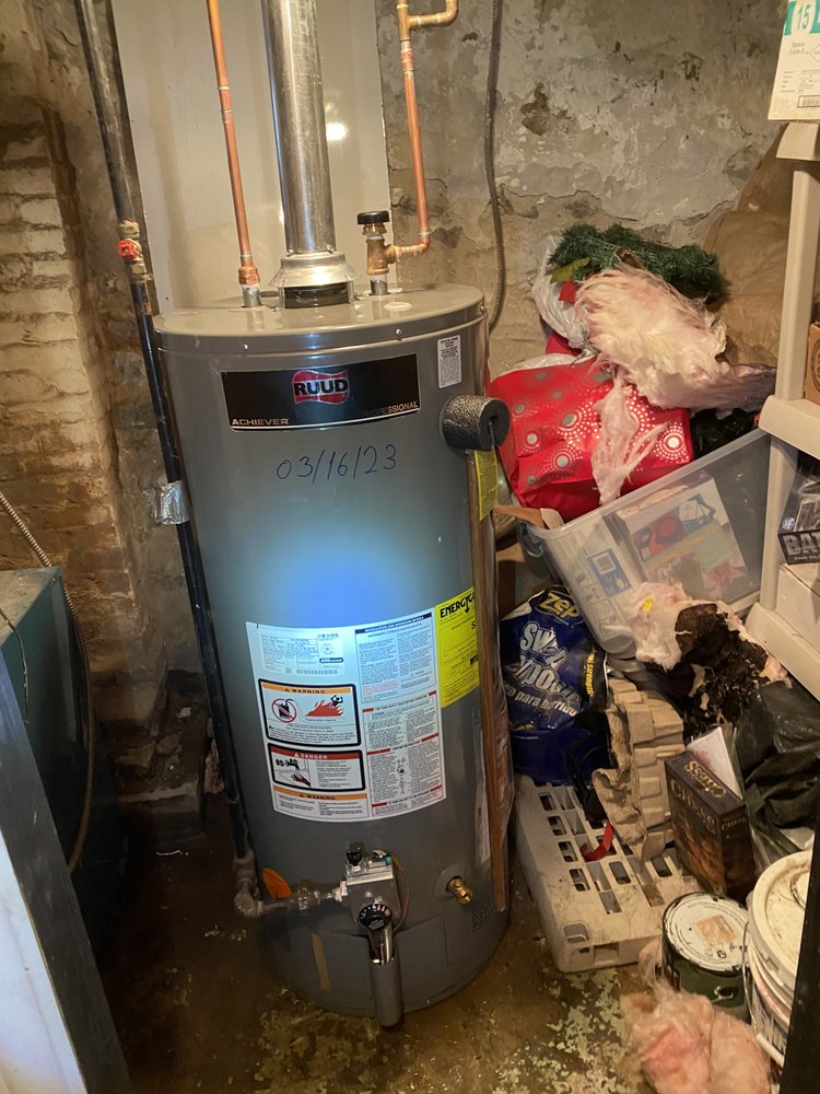 Slide of Es Handy Man