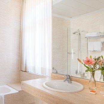 Hotel  Inglaterra - Cuarto de Baño - Hotels Near Me - Granada, GR