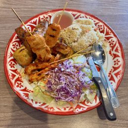 The plate looked great but most of it was cold. The plate looked great but most of it was cold.