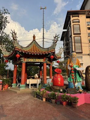 Thean Hou Temple by null