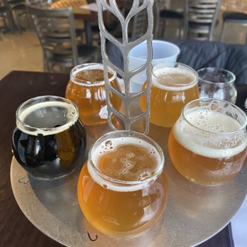 Pollyanna Brewing - Roselle - Flight - Breweries Near Me - Roselle, Illinois Pollyanna Brewing - Roselle - Flight - Breweries Near Me - Roselle, Illinois