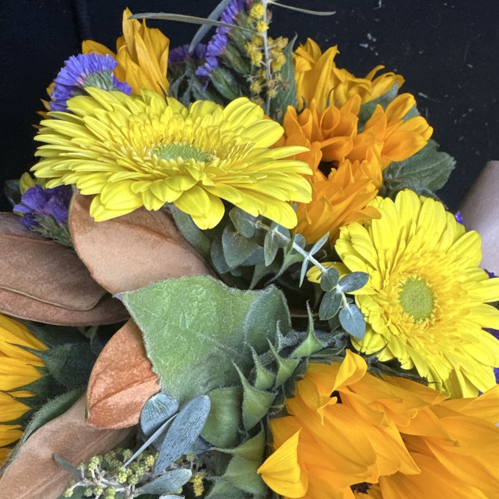 Lopez Flowers - Florists Near Me - Encinitas, California Lopez Flowers - Florists Near Me - Encinitas, California