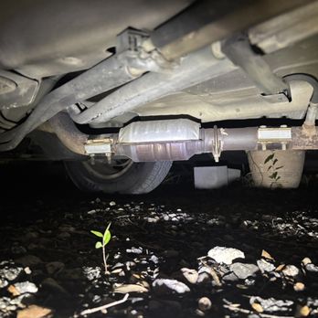 Fox Mobile Mechanic - Paid you to weld this on, but you just used tape and 3 brackets. Fraud. I'm reporting you to my credit card company as fraud. :P - Auto Repair Near Me