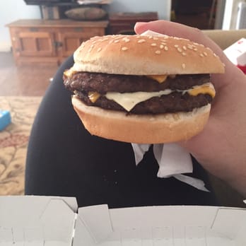 Jack in the Box - This is the ultimate cheeseburger but no catchup or mustard actually looked a lot like the picture for once - Fast Food Near Me - Norco, California