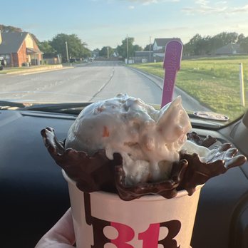 Baskin-Robbins - a person holding a cup of ice cream - Ice Cream & Frozen Yogurt Near Me - Fort Worth, Texas