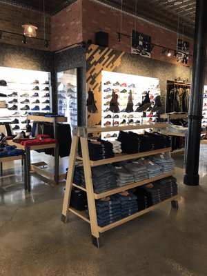 athlete feet shoe store