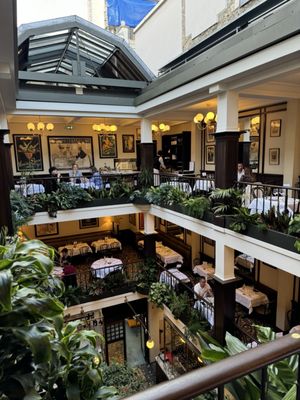Le Café du Commerce by null