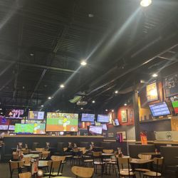 Buffalo Wild Wings - Just proving it's completely dead.. so Unacceptable!
