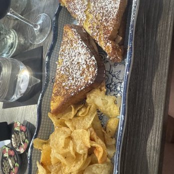 Clifton Cafe - The Monte Cristo - Coffee & Tea Near Me - Clifton, Virginia