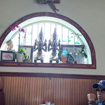 Nopgow Thai Restaurant - Interior - Thai Near Me - Palmdale, California Nopgow Thai Restaurant - Interior - Thai Near Me - Palmdale, California