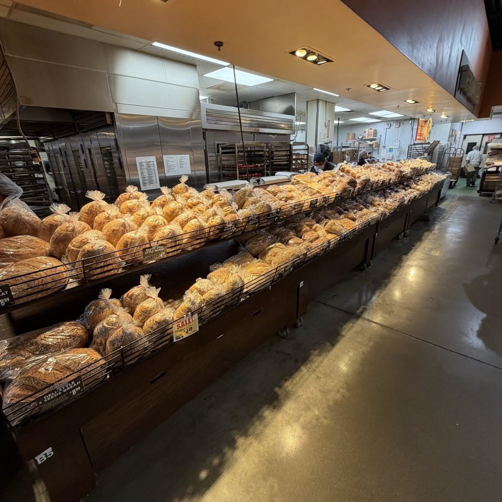 Central Market - Bread section - Grocery Near Me - Houston, Texas Central Market - Bread section - Grocery Near Me - Houston, Texas