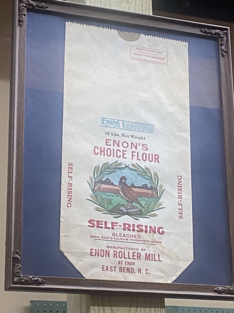 Mount Pilot Antique Logo