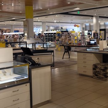 Nordstrom Mayfair - Department Stores Near Me - Wauwatosa, Wisconsin