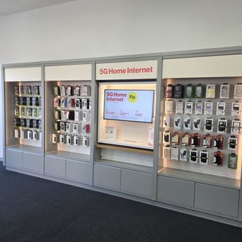 Verizon - Store photos - Mobile Phones Near Me - Long Beach, California Verizon - Store photos - Mobile Phones Near Me - Long Beach, California