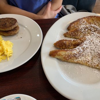 Deerwood Bistro - Cafes Near Me - Jacksonville, Florida Deerwood Bistro - Cafes Near Me - Jacksonville, Florida