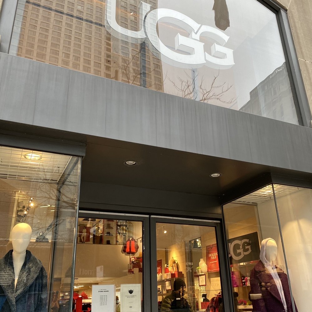 ugg store hours