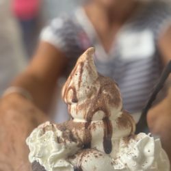 This is our Oreo brownie sundae. It's so good and a girl I was dating named. Shine told me to put chocolate powder on it. it look fancy.
