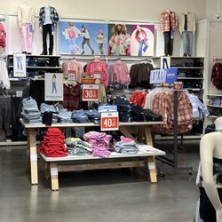 Old Navy Outlet - Clothes for working out.