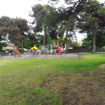 Sandison Reserve - Tennis Near Me - Glenelg, SA