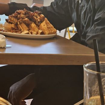 Brunch House - Our table neighbor's plate.. had to sneak a pic, lol - Breakfast & Brunch Near Me - Grand Rapids, Michigan
