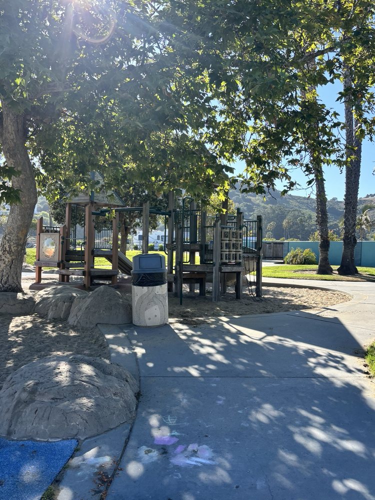 Avila Beach Park Logo