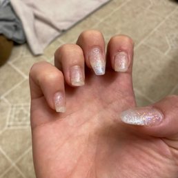 They're pretty but a total waste of money on gel when they don't even last a week. They're pretty but a total waste of money on gel when they don't even last a week.