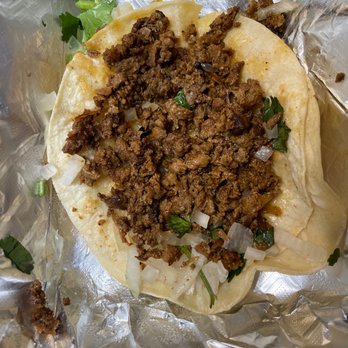 El Tacorrido - Bistec taco looks like a chorizo taco. - Mexican Near Me - Austin, Texas