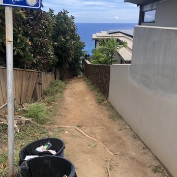 Spitting Caves - It was a little slippery. Watch your step! - Parks Near Me - Honolulu, Hawaii Spitting Caves - It was a little slippery. Watch your step! - Parks Near Me - Honolulu, Hawaii