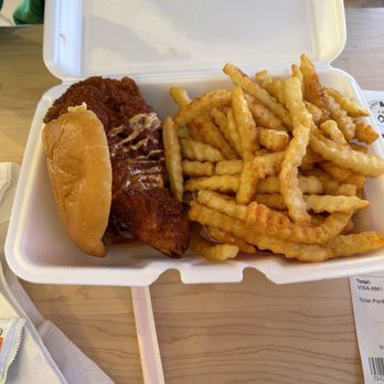Dave's Hot Chicken - Mild with fries - Chicken Shop Near Me - Orlando, Florida