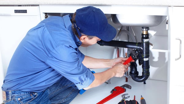 Competitive Plumbing Logo