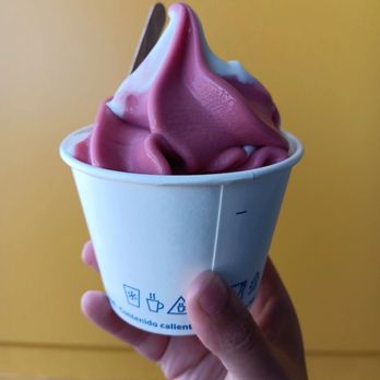 IKEA Bistro - Strawberry/Vanilla swirl $1.75 - Pizza Near Me - West Sacramento, California