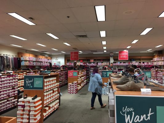 naturalizer outlet store near me