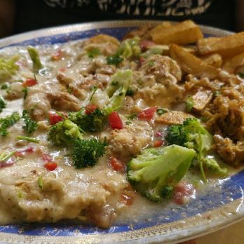 Silvia's Thompsonville Cafe - Chicken Snitzel - Italian Near Me - Enfield, Connecticut