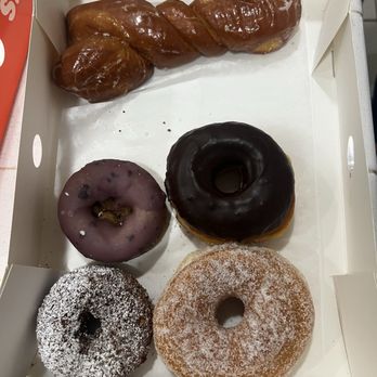 Randy's Donuts - Donuts Near Me - Fresno, California Randy's Donuts - Donuts Near Me - Fresno, California