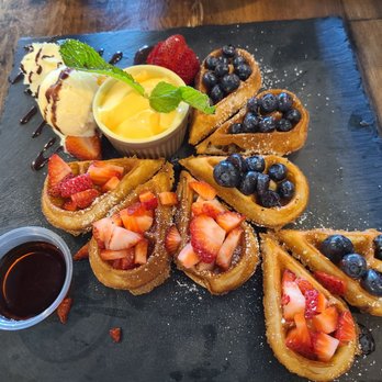 Hide Out Cafe - Berry waffle - Cafes Near Me - Rowland Heights, California