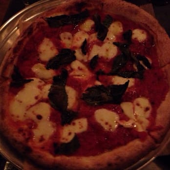 Sienna Mercato - Margherita pizza - Italian Near Me - Pittsburgh, Pennsylvania