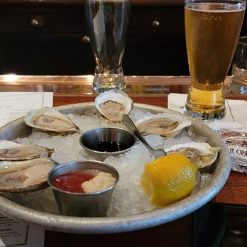 Old Ebbitt Grill - Pemaquid and Osprey oysters - Bars Near Me - Washington, DC, District of Columbia